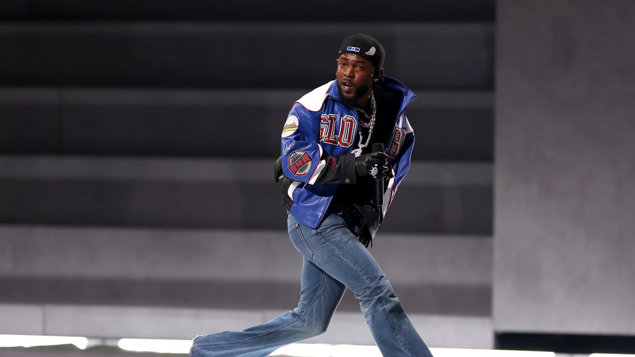 What is the difference between bootcut and flare jeans?
