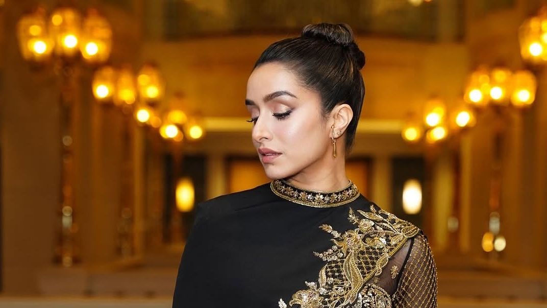 Shraddha Kapoor and Suhana Khan wore metallic makeup in the best beauty looks of the week