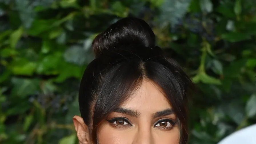 A guide to curtain bangs for all face shapes and hair textures