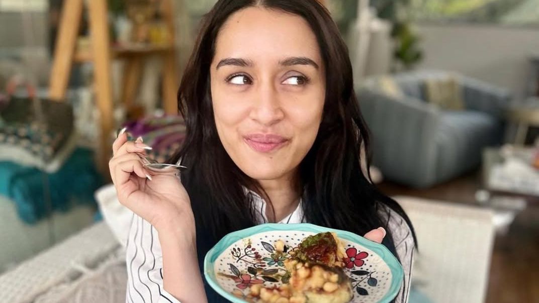 6 healthy snacks to eat before bed to boost your metabolism