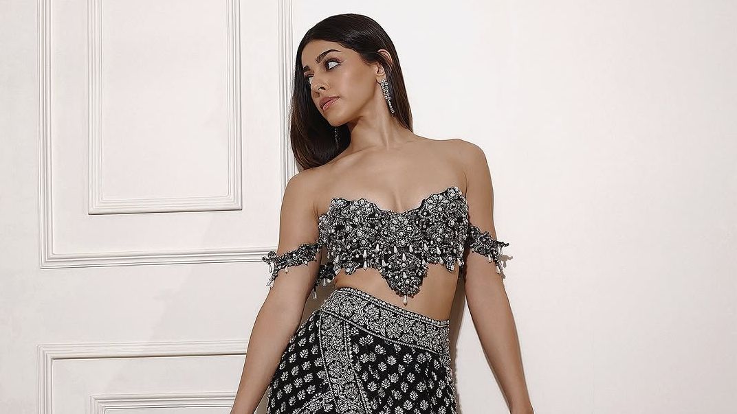Alaya F’s block-printed draped skirt will be a desi resort wear staple for the summer