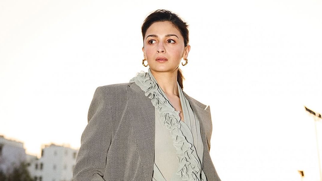 Alia Bhatt added a ruffled twist to her oversized grey blazer by Alberta Ferretti