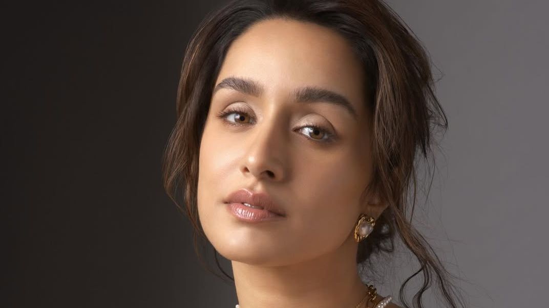 Shraddha Kapoor and Sharvari championed soft no-makeup makeup in this week’s best beauty looks