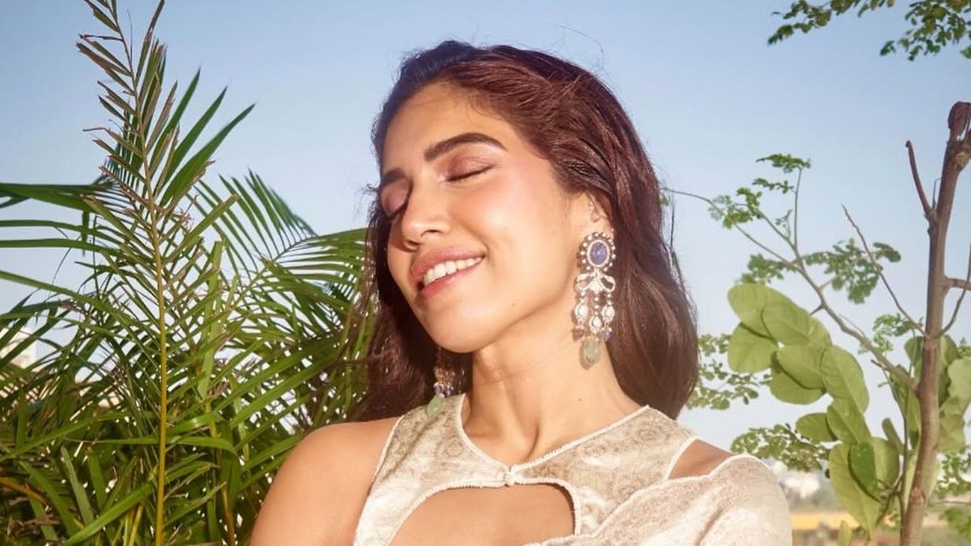 Bhumi Pednekar’s sari by Ekaya Banaras featured silver jangla work and French lace