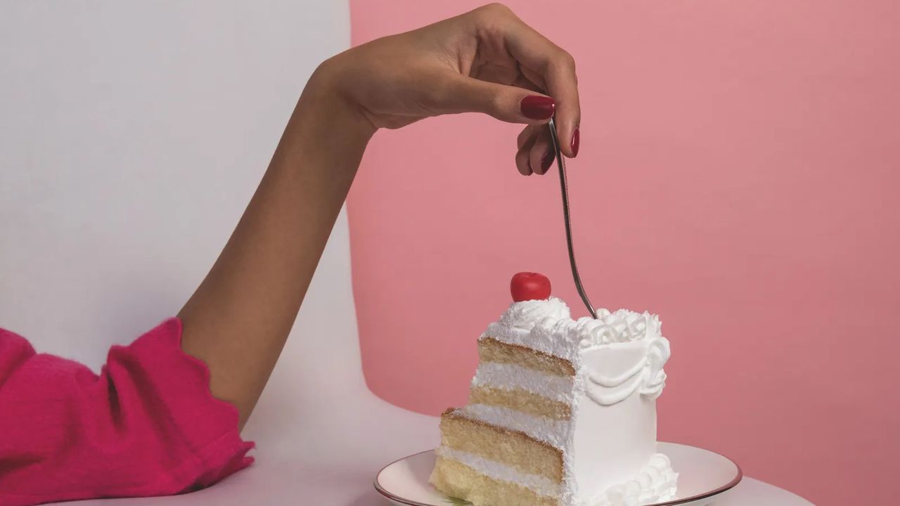 The science behind your sugar cravings, according to experts
