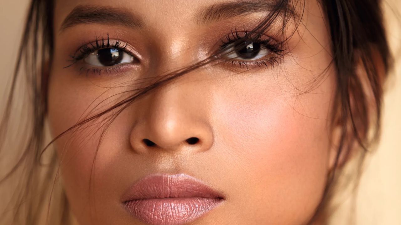 How to make concealers for oily skin last all day, according to a celebrity makeup artist