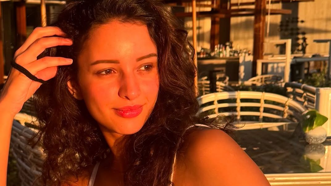 7 steps to achieve a quick summer makeup look, according to the pros