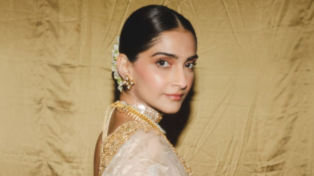 Sonam Kapoor paired a cream Abu Jani Sandeep Khosla sari with gold heritage jewellery