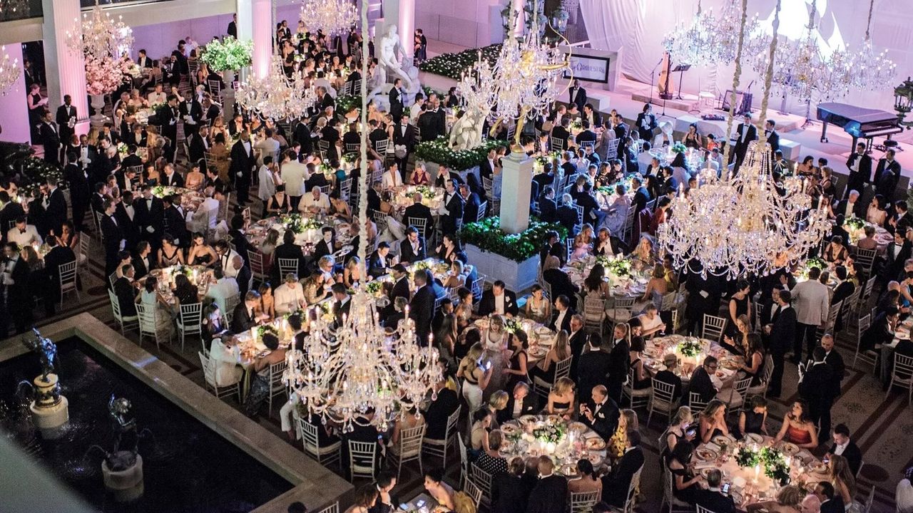 What exactly goes into the Met Gala seating chart?