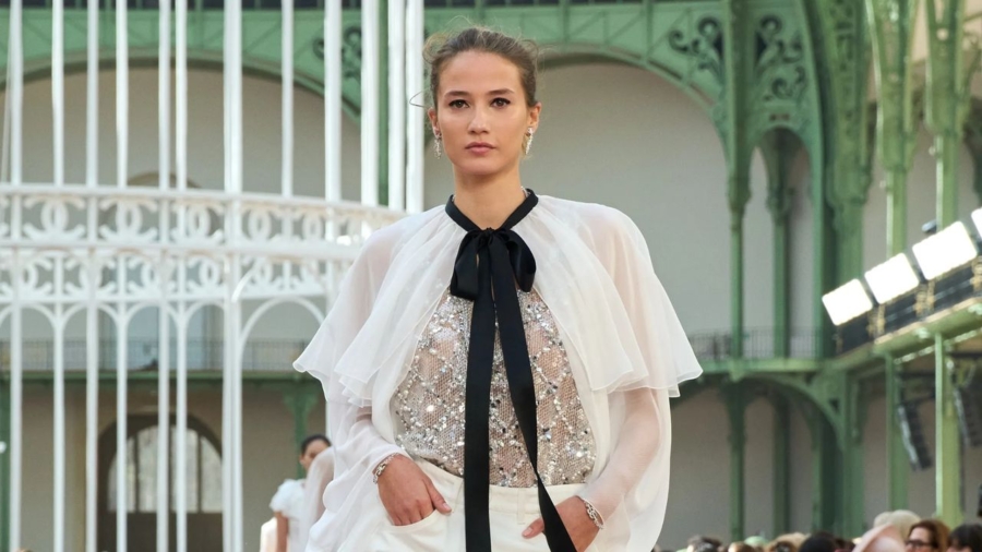 Blusas-lazo-chanel-primavera-verano-2025.jpg