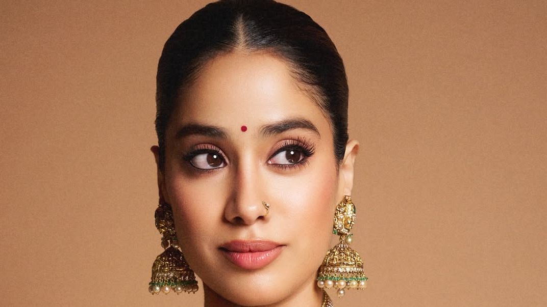 Janhvi Kapoor’s half sari comes with a pearl-laden back detail worth a closer look