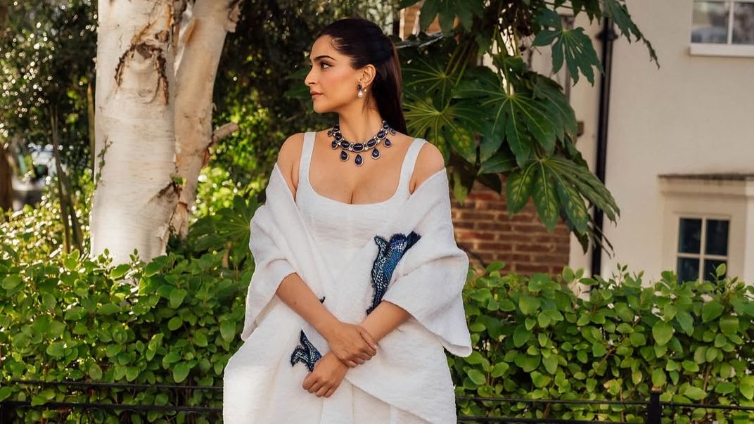 Sonam Kapoor stepped out in Erdem and Rani Mukerji chose Sabyasachi silks in the best fashion looks of the week