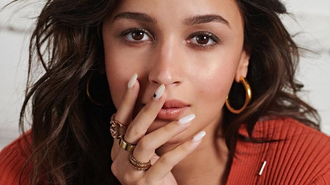 26 engagement nails to try with celebrity inspiration