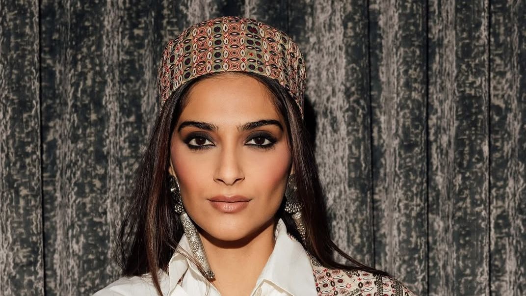 Alia Bhatt and Sonam Kapoor’s smokey eyes and Sharvari’s metallic lids defined this week’s best beauty looks