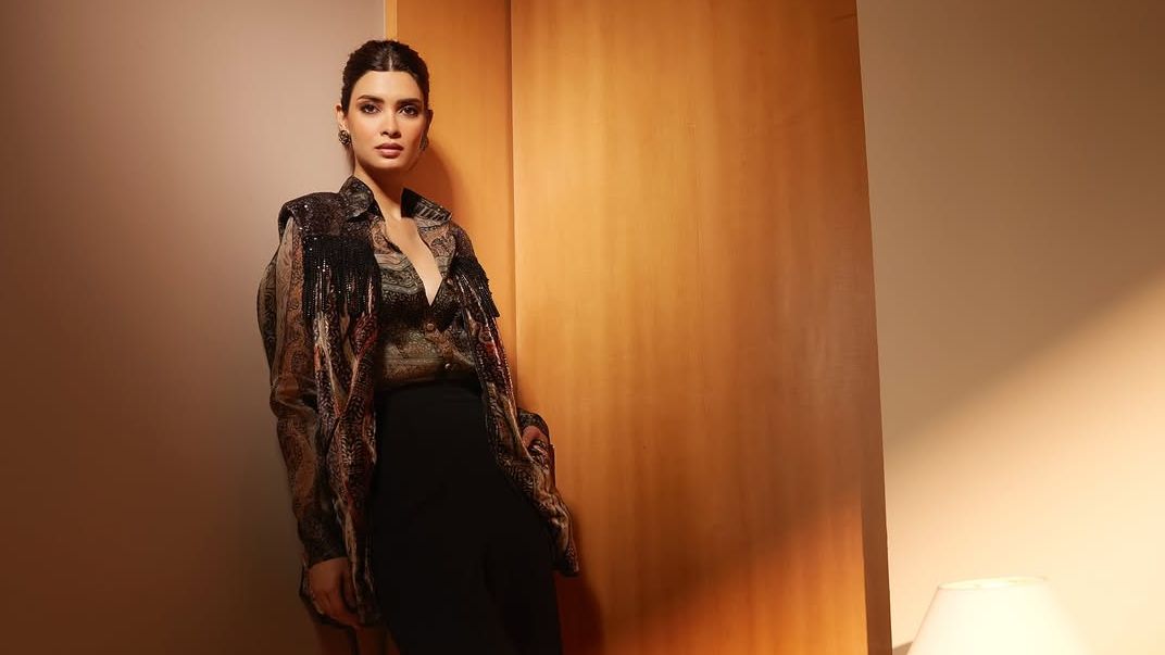 Diana Penty made a case for fringe and sequins in a Tarun Tahiliani ensemble