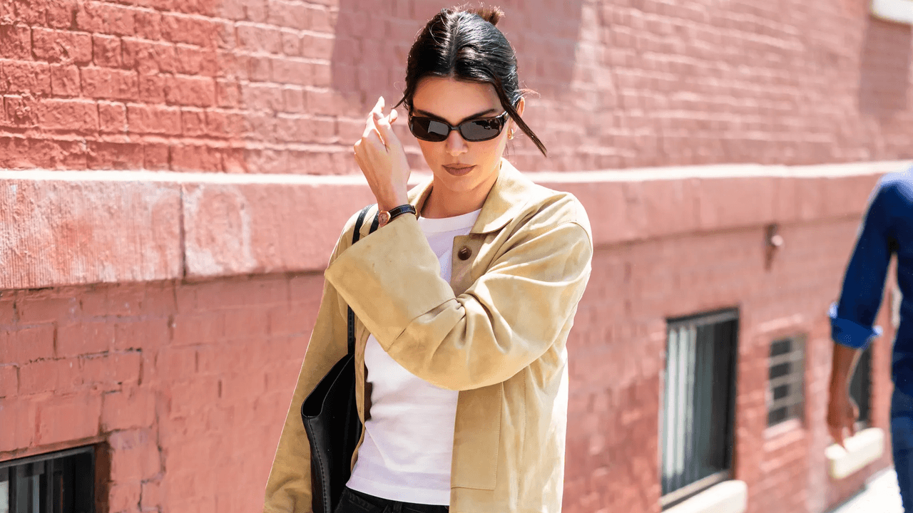 6 ways to style ’90s straight jeans and flats