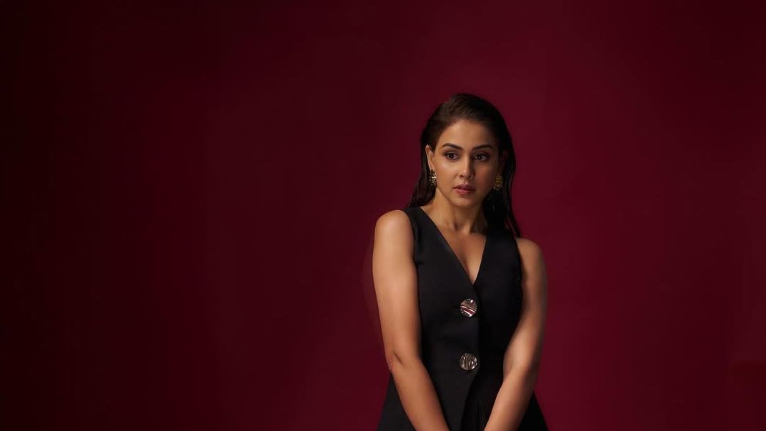 Genelia Deshmukh embraced an-all black ensemble and Kajol arrived in gaji silk in the best looks of the week