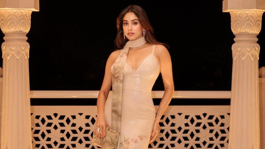 @janhvikapoor20serving20jungle20glam20in20GirF09F8CB3F09F8CB8F09FA68C20ColoursOfT.jpeg