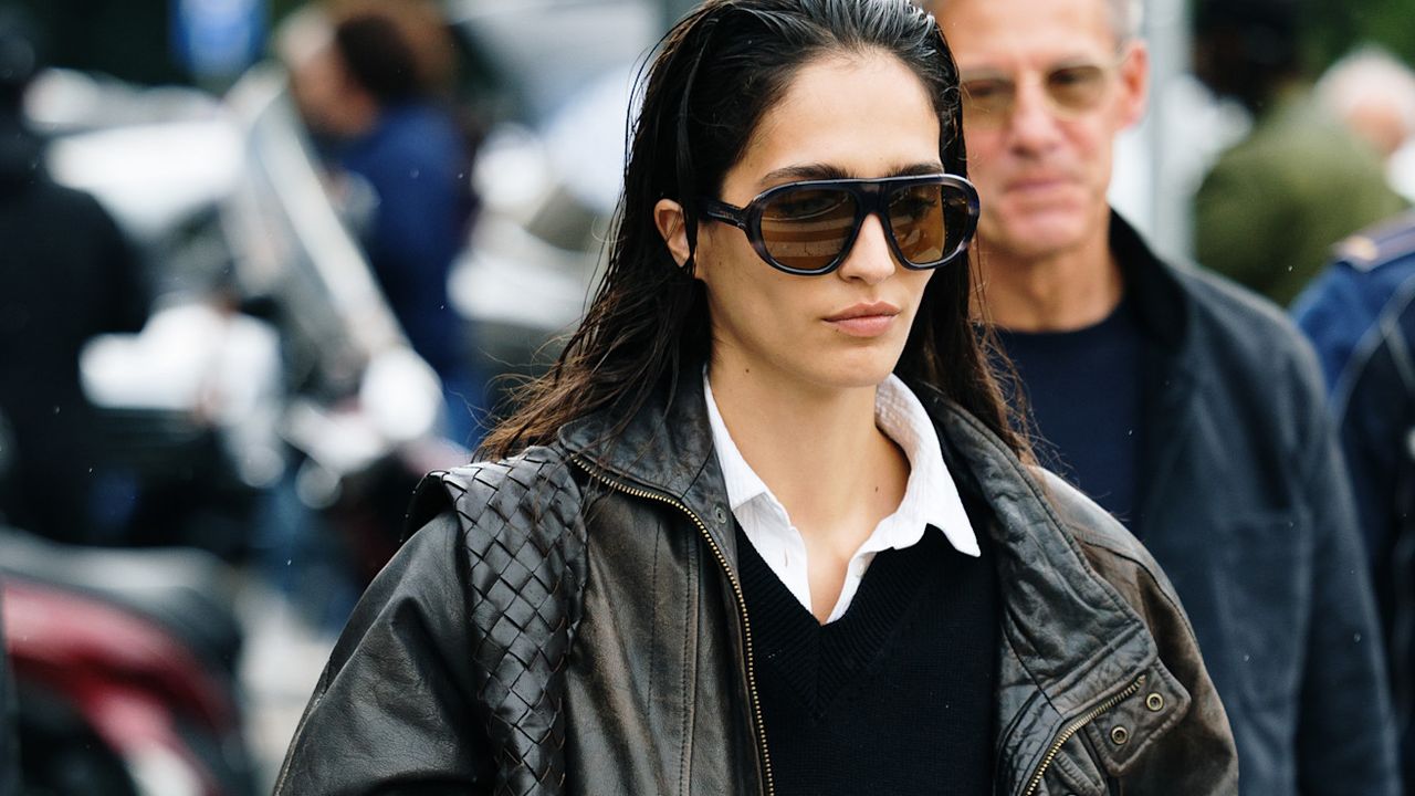 5 ways to elevate your V-neck and jeans outfit