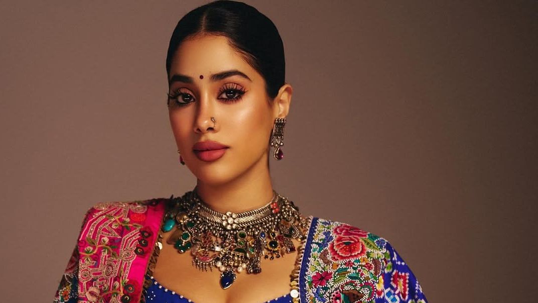 Janhvi Kapoor goes classic with kohl and Samantha Ruth Prabhu picks a glossy nude lip in this week’s best beauty looks