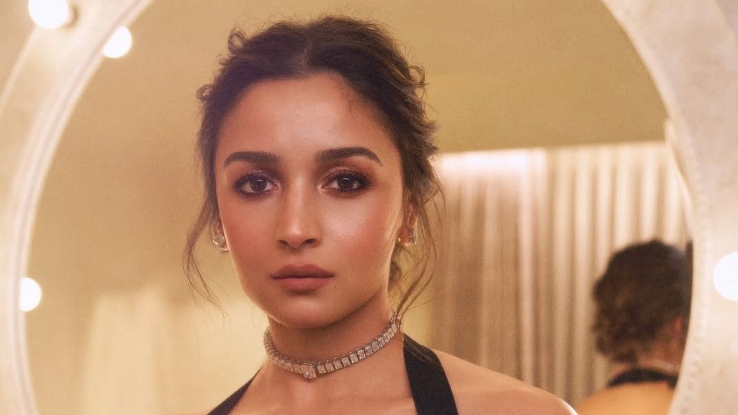 Alia Bhatt leans into rose gold glam and Karisma Kapoor brings kohl-rimmed eyes to this week’s best beauty looks