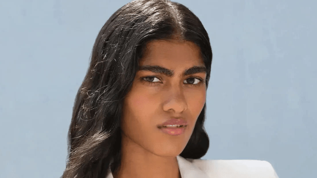 How to use bronzing drops correctly, according to pro makeup artists